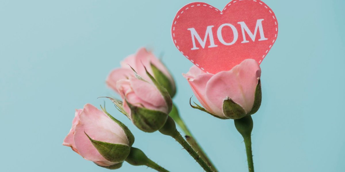 Roses Heart Card Saying Mom